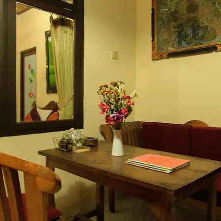 KT. Kuaya Home Stay Ubud  Ruang foto